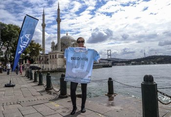 Başakşehir'den su altında forma tanıtımı!