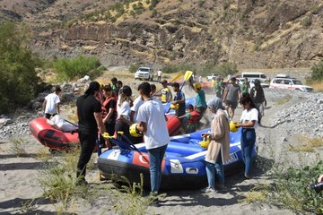 Çukurca'da devam eden festival renkli görüntüler oluşturdu