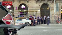Tres ladrones roban un bolso en el centro de Barcelona: cazados in fraganti