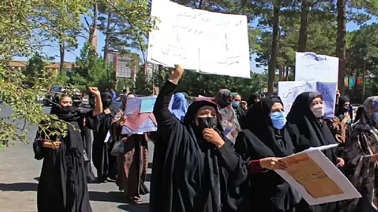 Taliban के नए मंत्रिमंडल में Female Representation के लिए Afghanistan में महिलाओं का विरोध