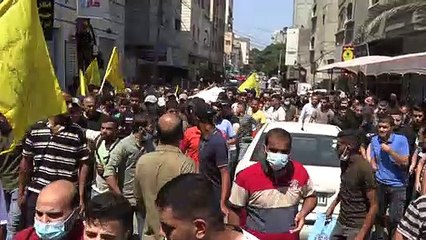 تشييع فلسطيني قتل برصاص الجيش الإسرائيلي في مواجهات ليلية
