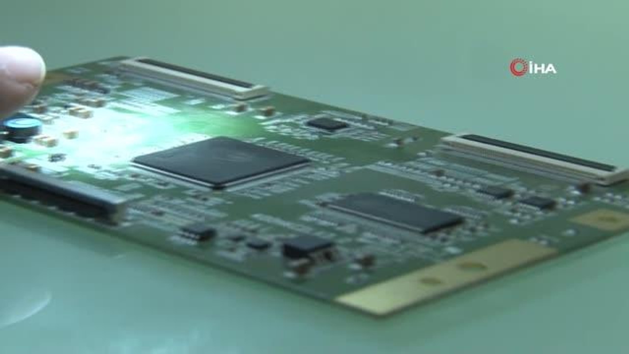 Askerler için tuşlu telefonu akıllıya çevirdi