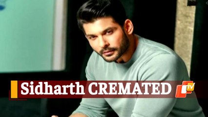 Shehnaaz Faints During Sidharth Shukla’s Cremation In Mumbai