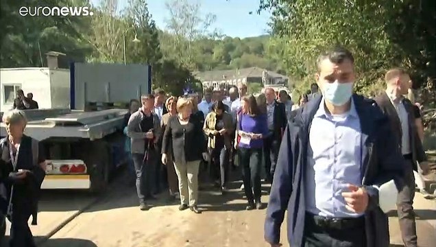 ميركل تزور المناطق المتضررة من فيضانات يوليو المدمرة وتؤكد أنها لن تدخر وسعا لإصلاح الأضرار