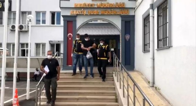 Son dakika haber! Bursa'da polisten kaçan şüphelilerin araçla çarptığı genç kadın hayatını kaybetti