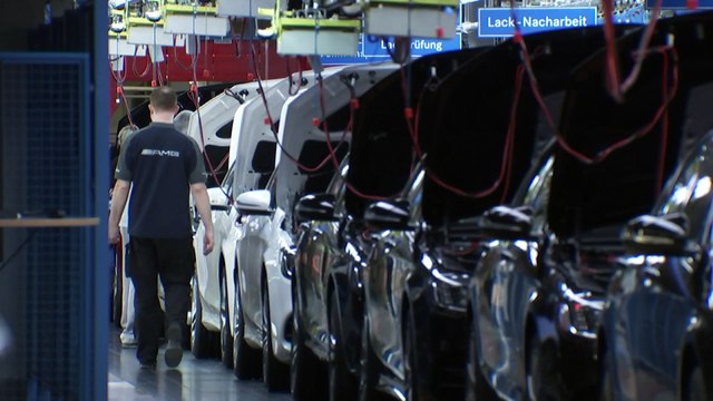 Germania, ONG per il clima minacciano azioni legali contro Volkswagen, Daimler, BMW