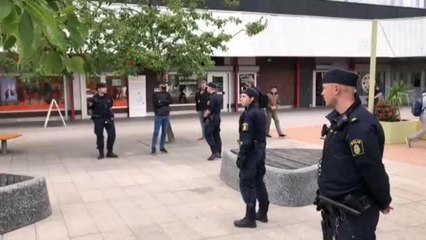 STOCKHOLM - Danimarkalı İslam karşıtı siyasetçi Paludan'dan Türk camisi önünde provokasyon