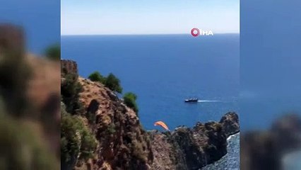 Rüzgar tersten esince düşen yamaç paraşütçüsü yaralandı