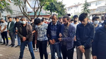 RÖGAR KAPAĞININ YANLARI DOLDURULMADI, MOTOSİKLETLİ KURYE MUHAMMET TALHA KAZADA ÖLDÜ