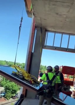 Ce ouvriers ont eu beaucoup de chance...