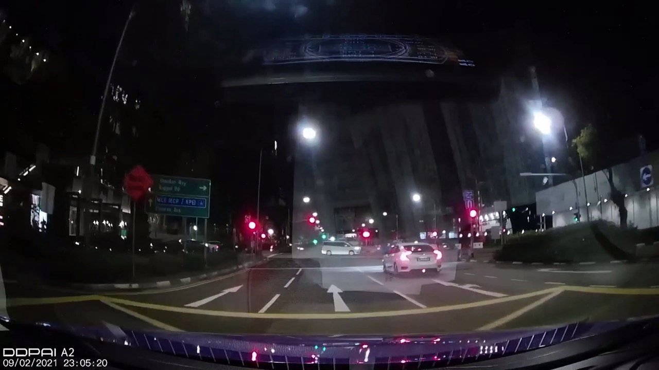 WOMAN SCREAMS AT VALET AFTER HE DASHED RED LIGHT MULTIPLE TIMES