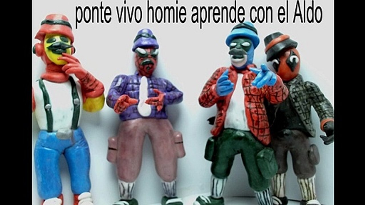 Dos chabos aprendiendo plastilina