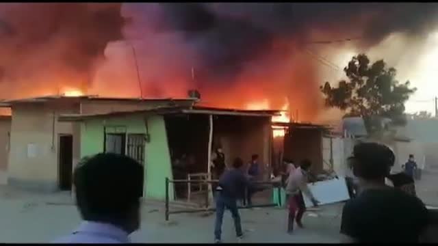 Un incendio arrasa decenas de viviendas en Perú