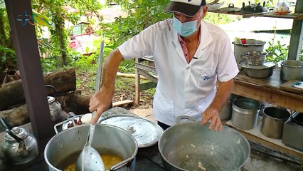 mqn-Familia vende pozol para ayudar a personas de bajos recursos 0030921