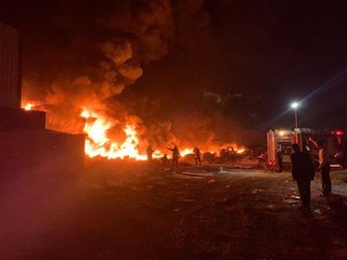 Konya'da plastik fabrikasında yangın - 1