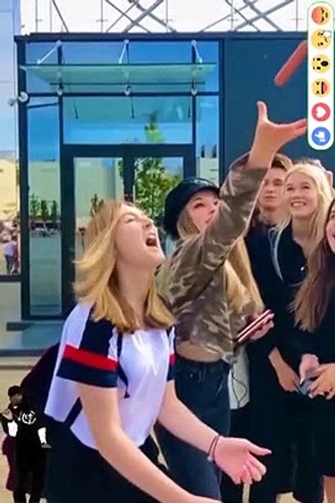 Si te ries pierdes . Mira esto tan grasioso...If you laugh you lose . Look at this so greasy...