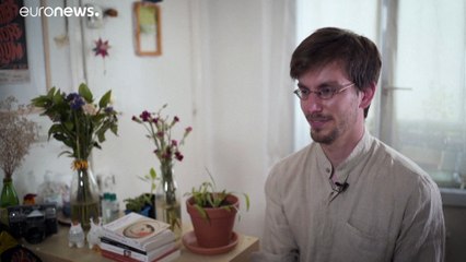 "Lembro-me de olhar para baixo e ver pessoas mortas"