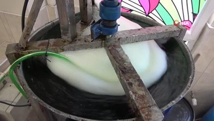 Fabrika gibi okul, eğitim sezonu öncesi dezenfektan üretimine hız verdi