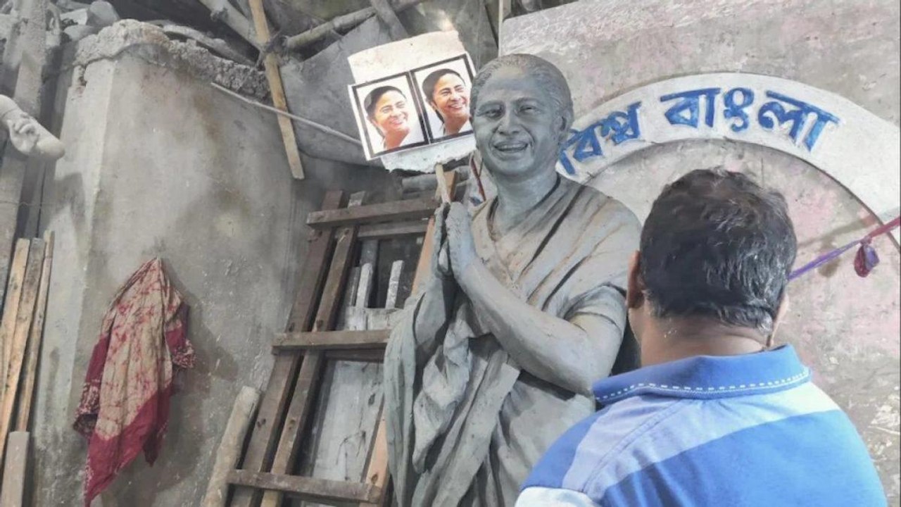 Politics over Mamata's statue,BJP alleges hurting sentiments