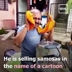 Man’s Style Of Selling Samosas In A Unique Manner Goes Viral