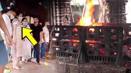 Shehnaaz Gill's Video she is in bad state during Sidharth Last rites | FilmiBeat