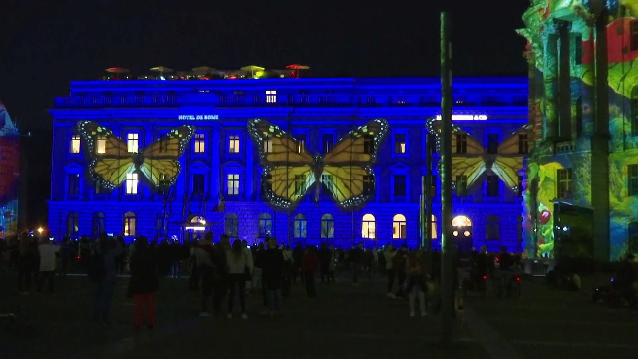 Berlino a colori nella notte delle luci spinge il covid più in là