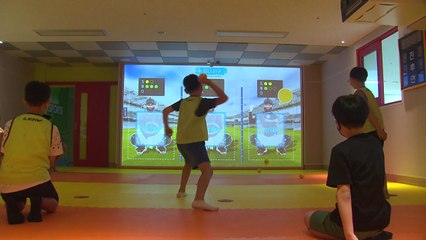 교실 속 운동장..가상현실 스포츠 인기 / YTN