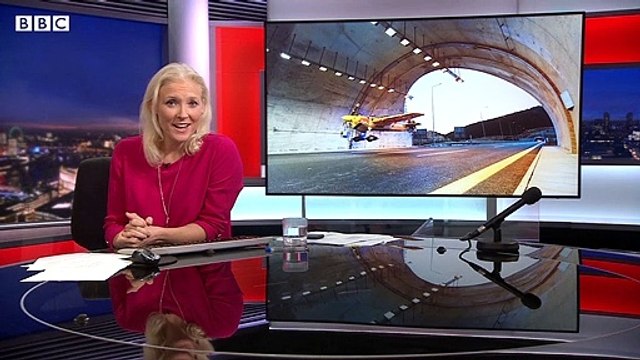 Italian daredevil pilot flies through two motorway tunnels