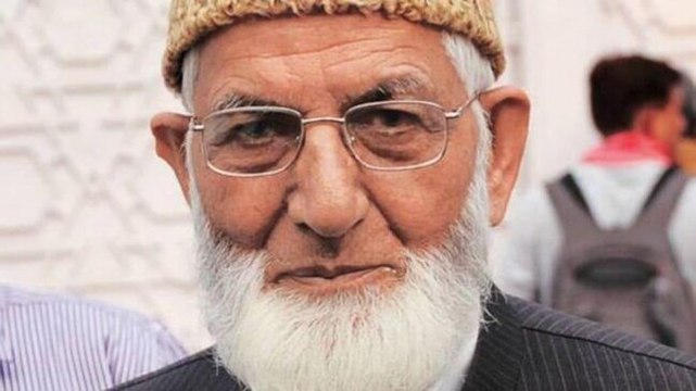 Watch: FIR lodged after Syed Ali Shah Geelani's body draped in Pak flag