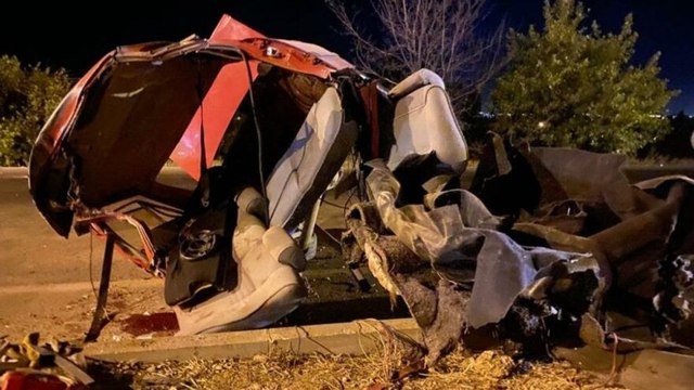 İkiye bölünen otomobilden yaralı çıktılar