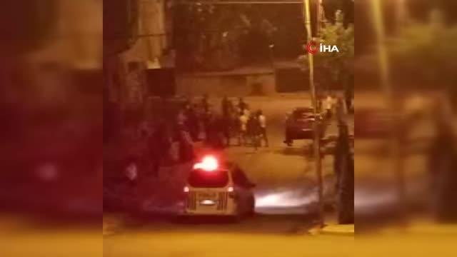 Arnavutköy'de komşuların kavgasında ortalık savaş alanına döndü...O anlar kamerada