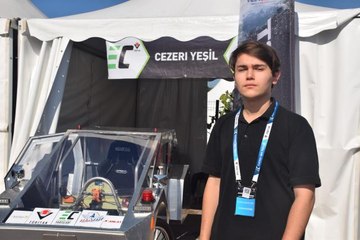 Lise öğrencilerinin geliştirdiği elektrikli araçlar yarış pistinin "enerjisini" yükseltti