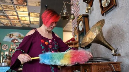 Çocukluk tutkusu, kentin ilk mağaza konseptli antika dükkanını açtırdı