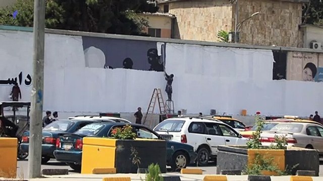 Afghanistan: des fresques murales recouvertes par les talibans à Kaboul