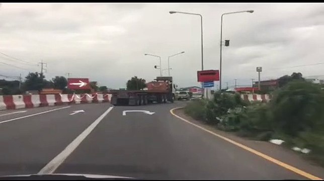 สิงห์บุรี - ไล่จับระทึกพ่อค้ายากลางถนนสายเอเชีย พบยาบ้ากว่า 6,000 เม็ด