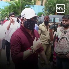 Stars Rushed Hospital To Bid a Final Farewell To Sidharth Shukla