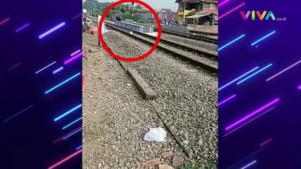 TRAGIS! Lagi Asyik Selfie, Wanita Ini Diterjang Kereta Api