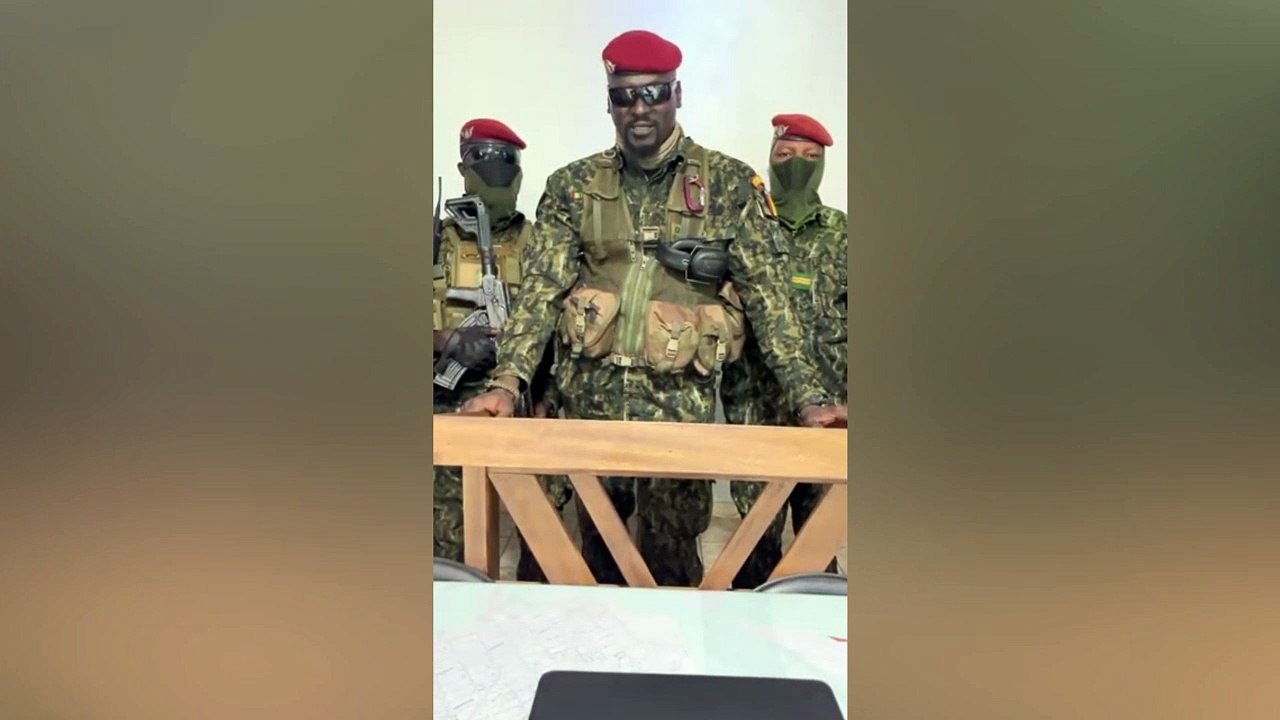 Putsch en Guinée : Alpha Condé arrêté, les institutions dissoutes