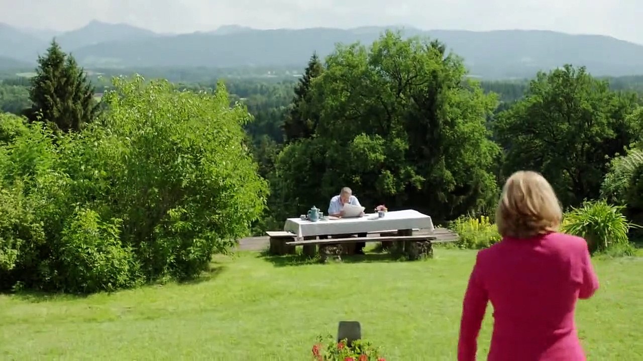 Die Rosenheim-Cops (417) Staffel 18 Folge 13 - Ein bissiger Wolf