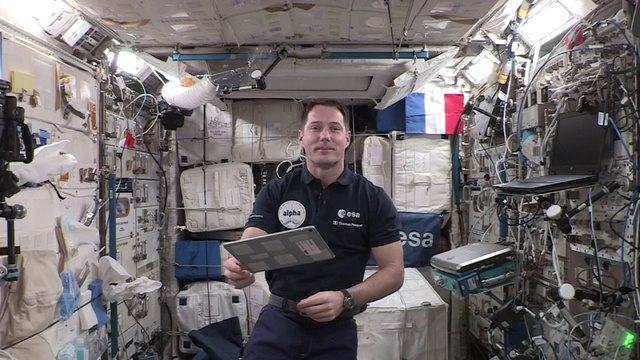 La lecture par Thomas Pesquet d'un extrait d'un roman de Marguerite Duras, pour la première dictée depuis l'espace