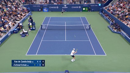 Van de Zandschulp balaye Schwartzman en trois sets : son coup de force en vidéo