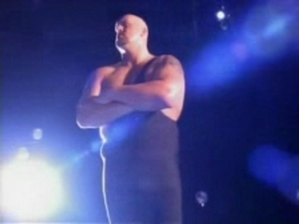 Raw - BIG SHOW VS FLOYD MAYWEATHER