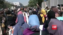 Afgan kadınlar sokağa indi! Taliban biber gazıyla müdahale etti