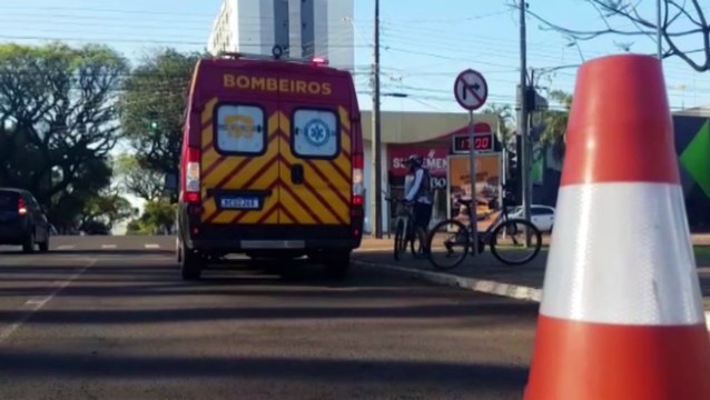 Homem fica ferido ao sofrer queda de bicicleta na Avenida Brasil