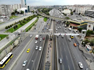 Okullar açıldı, İstanbul trafiğinde yoğunluk başladı