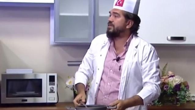 Rasim Ozan Kütahyalı, canlı yayında lokma döktürdü