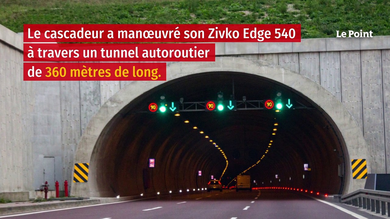 Faire voler un avion dans un tunnel : l’incroyable prouesse aéronautique d’un pilote