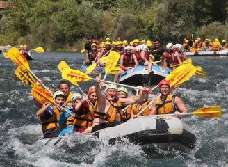 KÖPRÜLÜ KANYON'DA GÜNDE 5 BİN KİŞİ RAFTİNG YAPIYOR