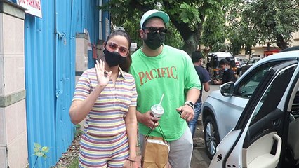 Siddharth Shukla की prayer meet से पहले Jasmin Bhasin और  Aly Goni दिखे Restaurant में | FilmiBeat