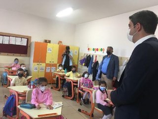 KARTAL BELEDİYE BAŞKANI GÖKHAN YÜKSEL'DEN OKULLARIN İLK GÜNÜNDE ZİYARET
